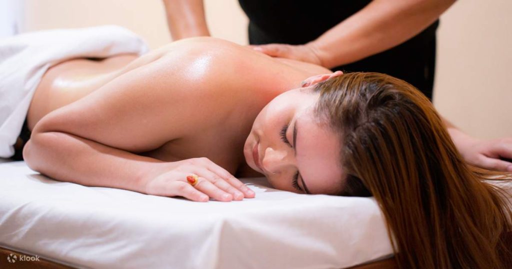 Massage Siang atau Malam, Mana Lebih Baik?