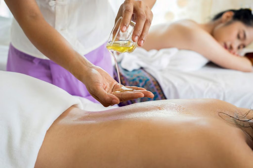 Rahasia Minyak Esensial dalam Balinese Massage dan Efeknya ke Emosi
